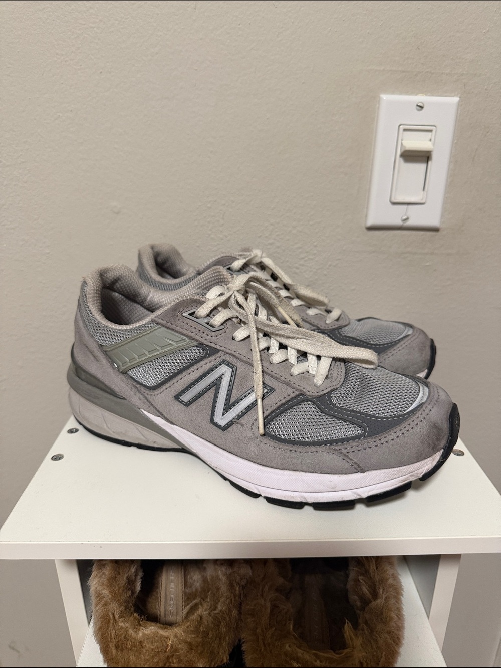 New Balance Light Grey Mesh & Suede Athletic Shoes